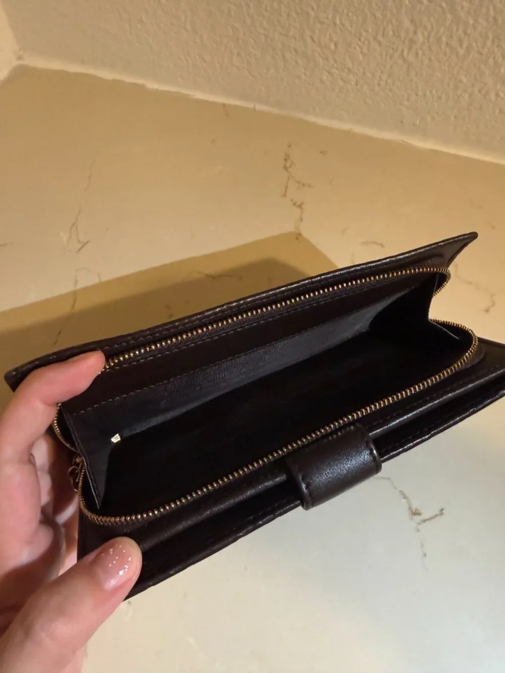 ✨ PRISTINE Gucci GG Supreme Zip Around Continental Wallet